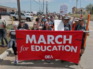oklahoma-teachers-strike-01-ap-jef-180410_hpMain_4x3_992